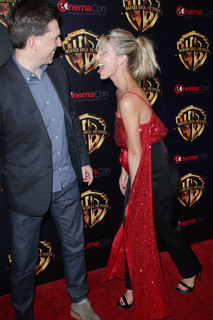 Annabelle Wallis feet photo thumbnail