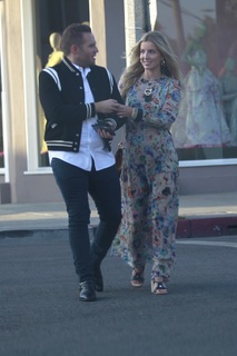 Annabelle Wallis feet photo thumbnail
