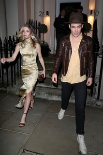 Annabelle Wallis feet photo thumbnail