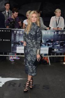 Annabelle Wallis feet photo thumbnail