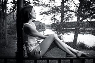 Annabeth Gish feet photo thumbnail