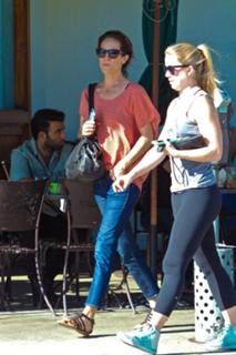 Annabeth Gish feet photo thumbnail