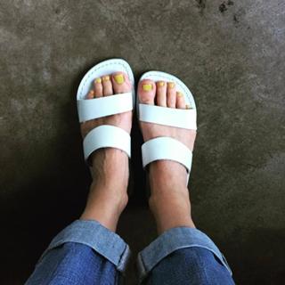 Annabeth Gish feet photo thumbnail