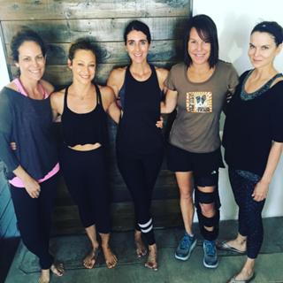 Annabeth Gish feet photo thumbnail