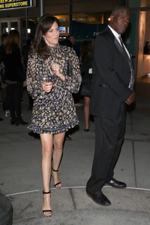 Annabeth Gish feet photo thumbnail