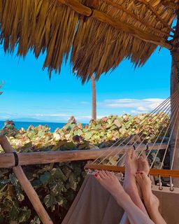 Annabeth Gish feet photo thumbnail