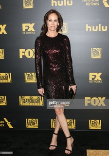 Annabeth Gish feet photo thumbnail