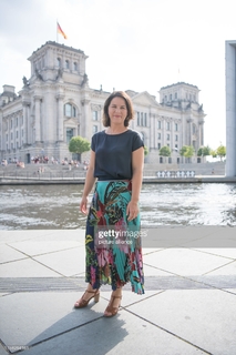 Annalena Baerbock feet photo thumbnail