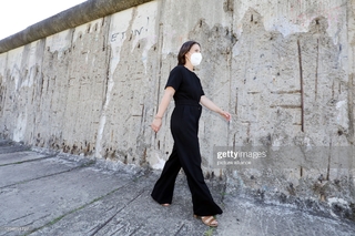 Annalena Baerbock feet photo thumbnail