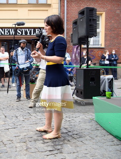 Annalena Baerbock feet photo thumbnail
