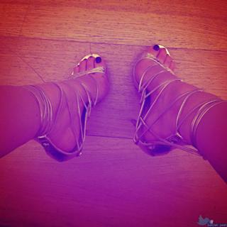 Annalisa Scarrone feet photo thumbnail