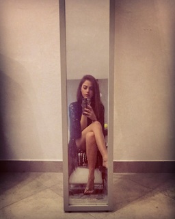 Annalisa Scarrone feet photo thumbnail