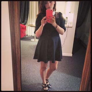 Annalisa Scarrone feet photo thumbnail
