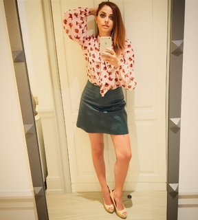 Annalisa Scarrone feet photo thumbnail