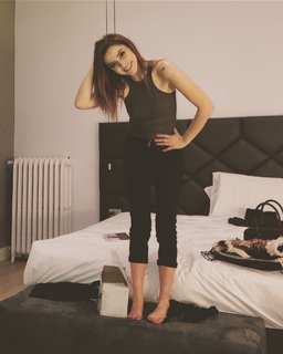 Annalisa Scarrone feet photo thumbnail