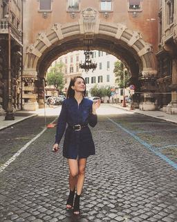 Annalisa Scarrone feet photo thumbnail