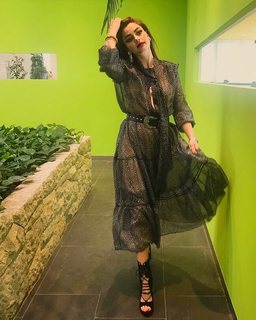 Annalisa Scarrone feet photo thumbnail