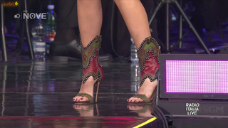 Annalisa Scarrone feet photo thumbnail