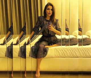 Annalisa Scarrone feet photo thumbnail