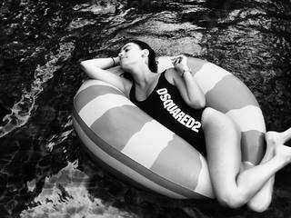 Annalisa Scarrone feet photo thumbnail