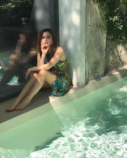 Annalisa Scarrone feet photo thumbnail