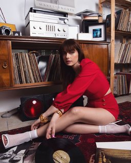 Annalisa Scarrone feet photo thumbnail