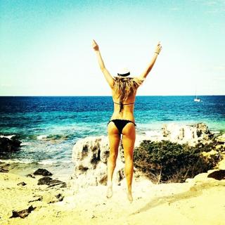 Annalise Braakensiek feet photo 13