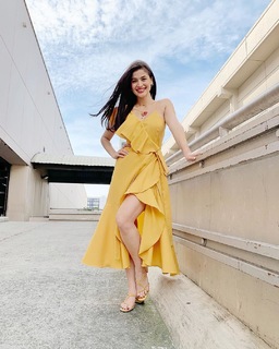 Anne Curtis feet photo thumbnail