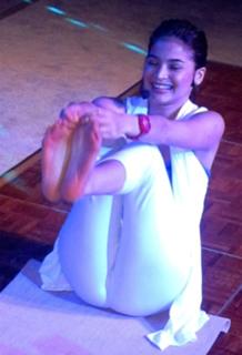 Anne Curtis feet photo thumbnail
