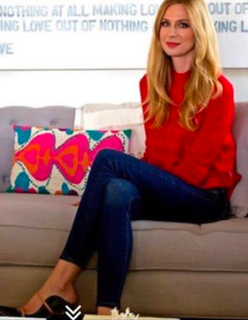 Anne Dudek feet photo thumbnail