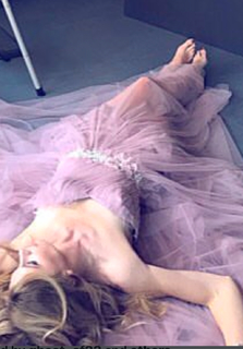 Anne Dudek feet photo thumbnail