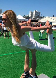 Anne Dudek feet photo thumbnail