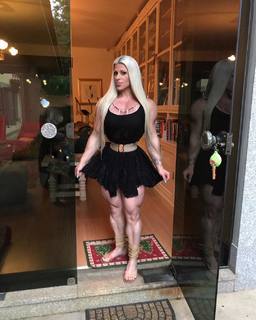 Anne Freitas feet photo 11