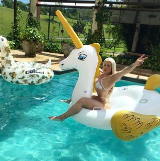 Anne Freitas feet photo 6