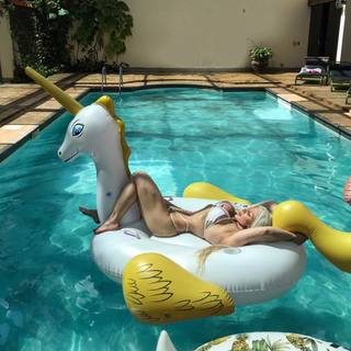 Anne Freitas feet photo 3
