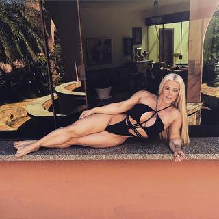 Anne Freitas feet photo 18
