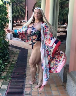 Anne Freitas feet photo 12