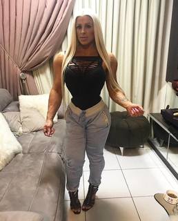 Anne Freitas feet photo 15