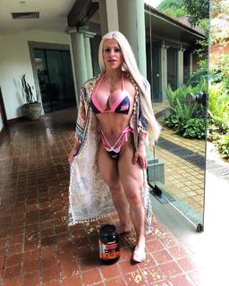 Anne Freitas feet photo 12