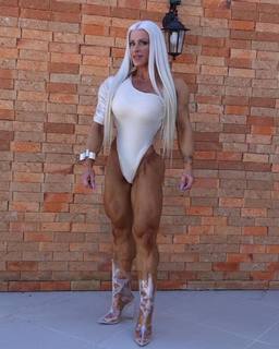 Anne Freitas feet photo 10