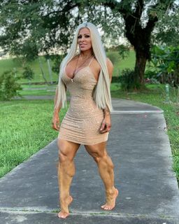 Anne Freitas feet photo 14