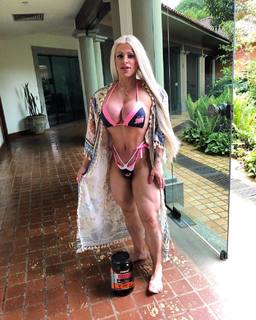 Anne Freitas feet photo 7