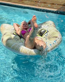 Anne Freitas feet photo 19
