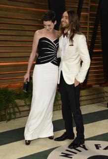 Anne Hathaway feet photo thumbnail
