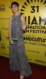Anne Hathaway feet photo thumbnail