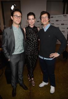 Anne Hathaway feet photo thumbnail