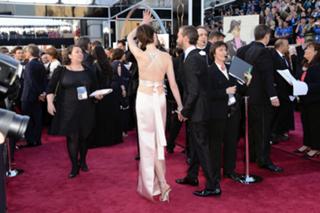 Anne Hathaway feet photo thumbnail