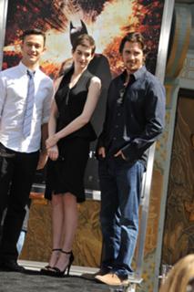 Anne Hathaway feet photo thumbnail