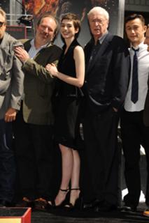 Anne Hathaway feet photo thumbnail