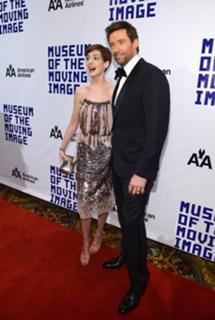 Anne Hathaway feet photo thumbnail